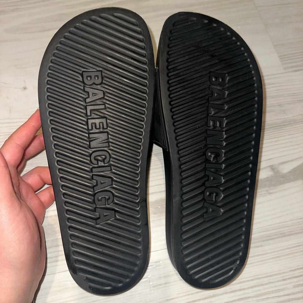 Balenciaga pool slides size 8 - Picture 2 of 7
